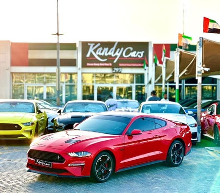 Красный Ford Mustang 2019 год Красный Ford Mustang 2019 год