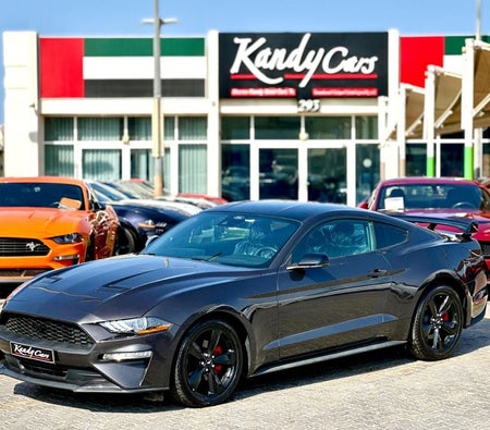 Серый Ford Mustang 2022 год Серый Ford Mustang 2022 год