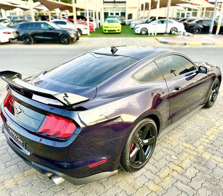 Black Ford Mustang 2022