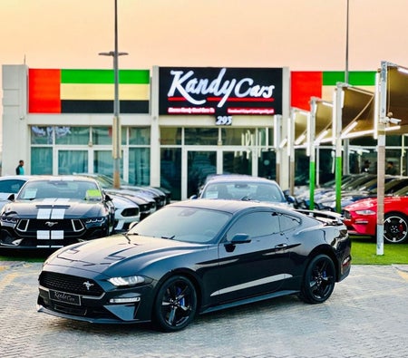 Черный Ford Mustang 2023 год Черный Ford Mustang 2023 год