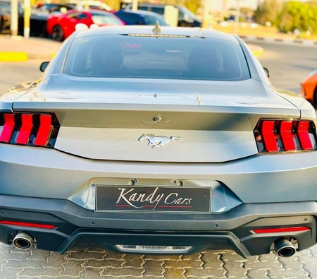 Голубой Ford Mustang 2024 год Голубой Ford Mustang 2024 год