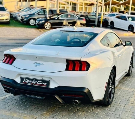 White Ford Mustang 2024