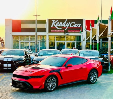 Красный Ford Mustang 2025 год Красный Ford Mustang 2025 год