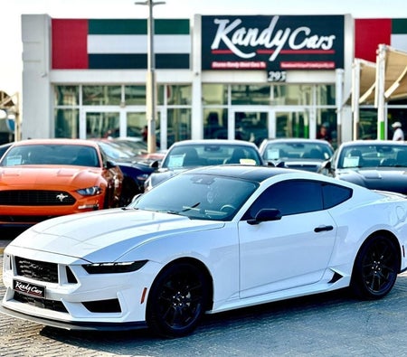 Белый Ford Mustang 2025 год Белый Ford Mustang 2025 год