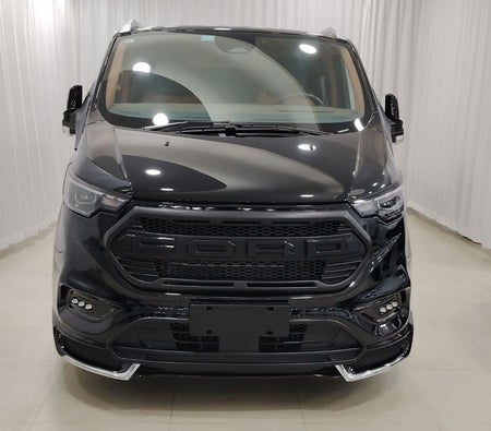 Черный Ford Tourneo Custom 2025 год Черный Ford Tourneo Custom 2025 год