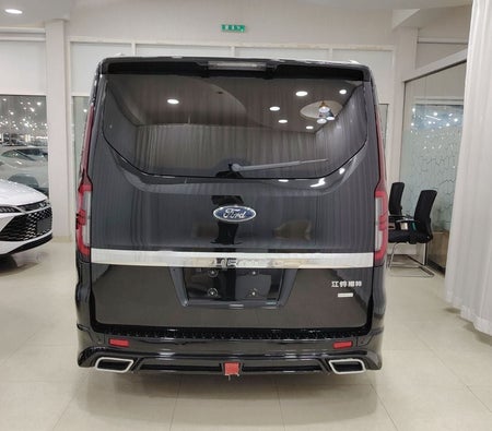 Черный Ford Tourneo Custom 2025 год Черный Ford Tourneo Custom 2025 год
