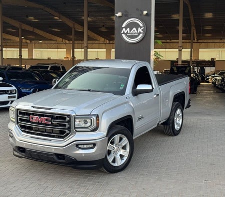 Silver GMC Sierra 2017