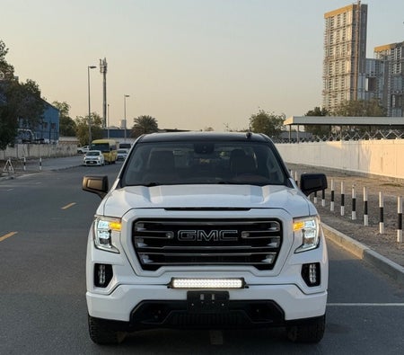 White GMC Sierra 2021