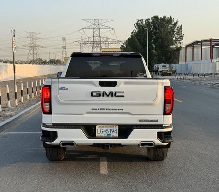 White GMC Sierra 2021