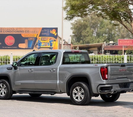 Grigio GMC Sierra 2024