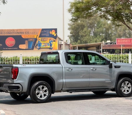 Grigio GMC Sierra 2024