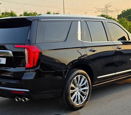 Black GMC Yukon 2022