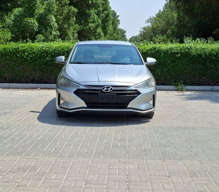Silber Hyundai Elantra 2020