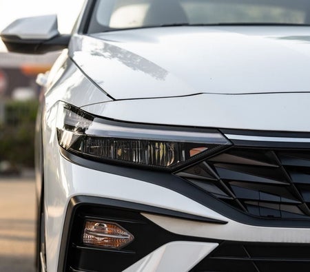 Hyundai Elantra 2025, photo 3 of 4