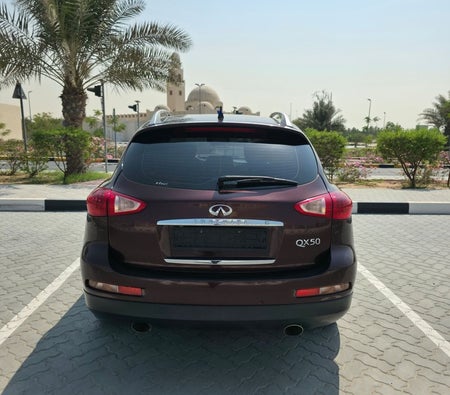 Red Infiniti QX50 2015