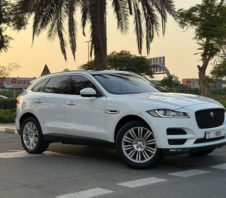 Jaguar F Pace 2017, photo 2 of 4