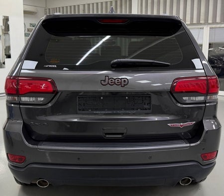 gris Jeep Grand Cherokee 2019 gris Jeep Grand Cherokee 2019