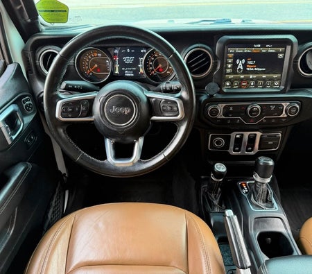 White Jeep Wrangler 2021