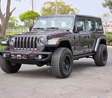 Серый Jeep Wrangler Unlimited 2022 год Серый Jeep Wrangler Unlimited 2022 год