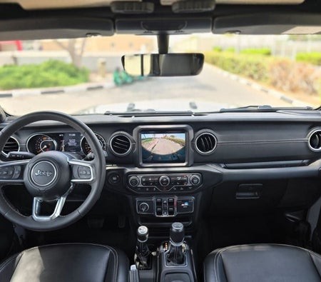 Серый Jeep Wrangler Unlimited 2023 год Серый Jeep Wrangler Unlimited 2023 год
