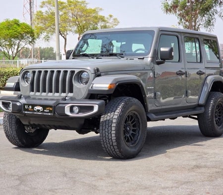 Серый Jeep Wrangler Unlimited 2023 год Серый Jeep Wrangler Unlimited 2023 год