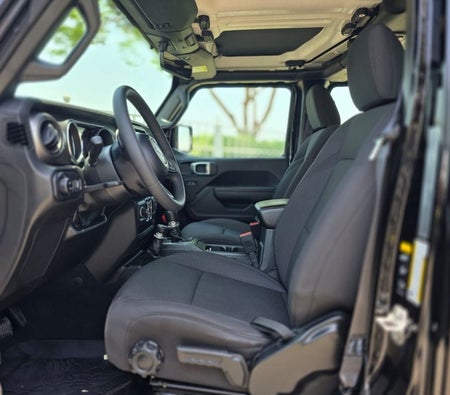 Schwarz Jeep Wrangler Unlimited 2023