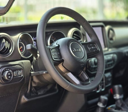 Schwarz Jeep Wrangler Unlimited 2023