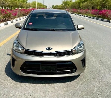 Gold Kia Pegas 2020