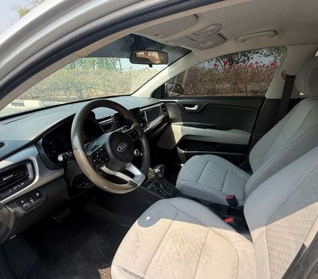 Silber Kia Rio 2021