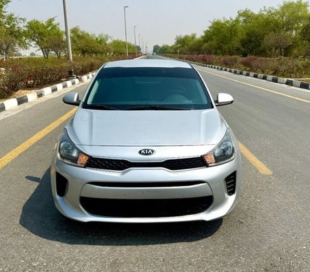 Silber Kia Rio 2021