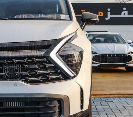 White Kia Sportage 2025