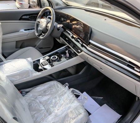 White Kia Sportage 2025