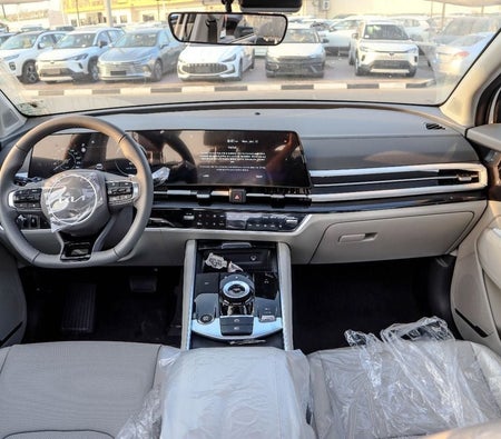 White Kia Sportage 2025