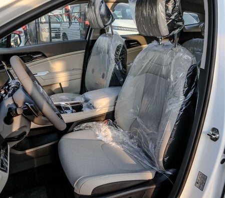 White Kia Sportage 2025