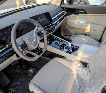 White Kia Sportage 2025