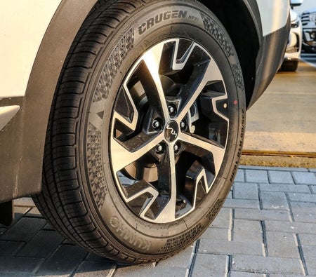 White Kia Sportage 2025