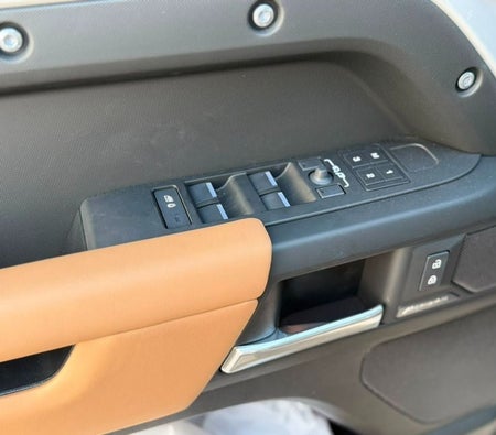 Gris Land Rover Defender 110 2026