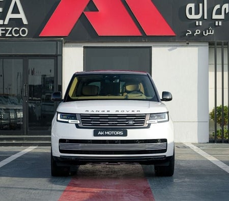 White Land Rover Range Rover 2026