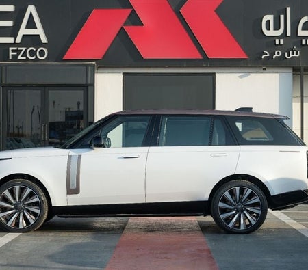 White Land Rover Range Rover 2026