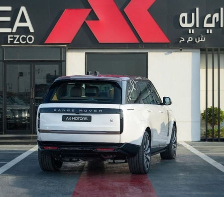 White Land Rover Range Rover 2026