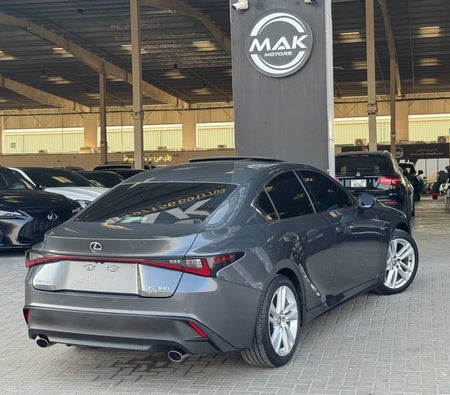Gris Lexus IS 300 2023