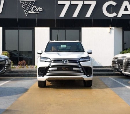 أبيض لكزس LX600 2026