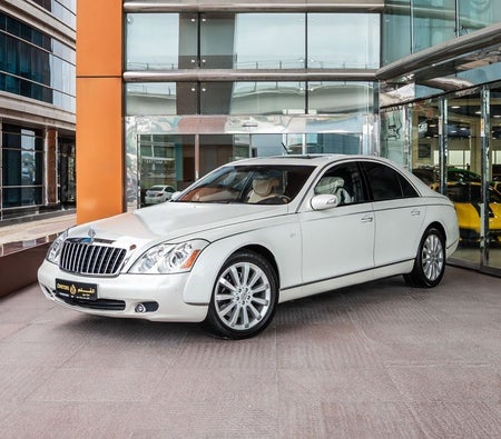Белый Mercedes Maybach V Class 2009 Белый Mercedes Maybach V Class 2009