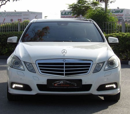 Mercedes Benz E300 2010, photo 3 of 4