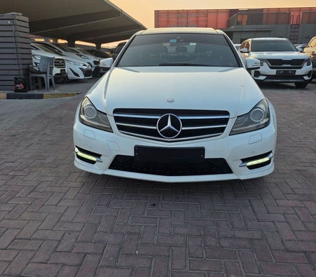 Blanc Mercedes Benz C200 2014