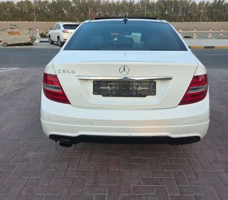 Blanc Mercedes Benz C200 2014
