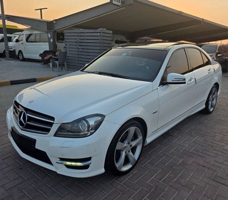 Blanc Mercedes Benz C200 2014