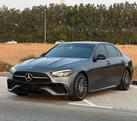 D'argento Mercedes Benz C200 2024