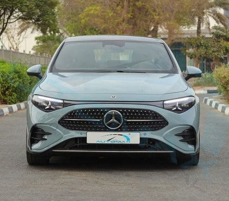 Зеленый Mercedes Benz CLA 200 2027 Зеленый Mercedes Benz CLA 200 2027