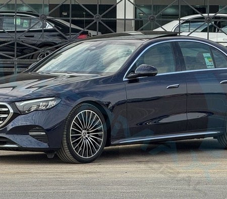 Голубой Mercedes Benz E200 2026 Голубой Mercedes Benz E200 2026